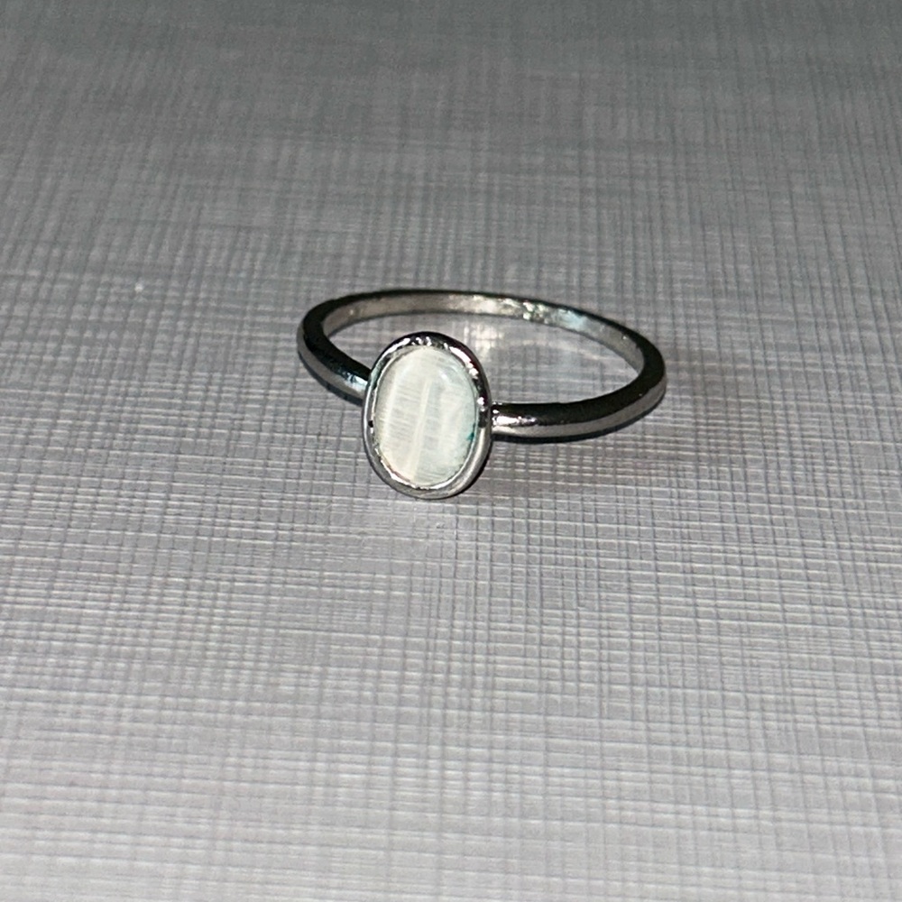 Elegant Silver Oval Ring